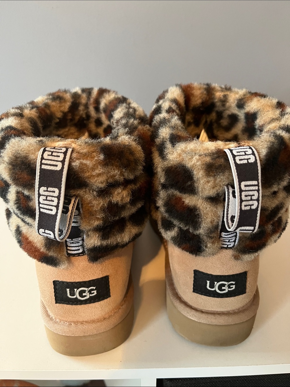 UGG Leopard Cuff Short Boot - Chestnut/Tan